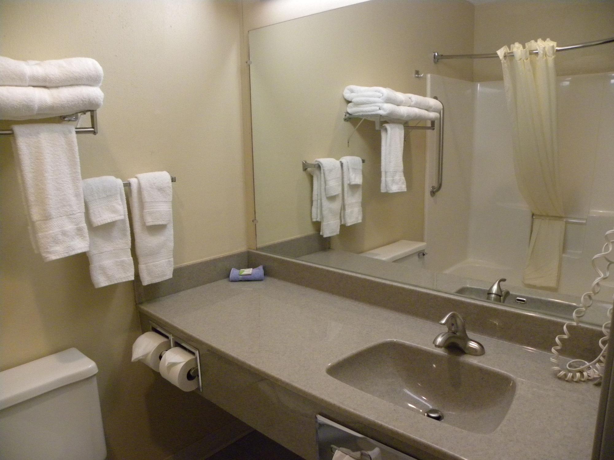 New Victorian Inn & Suites קירני מראה חיצוני תמונה
