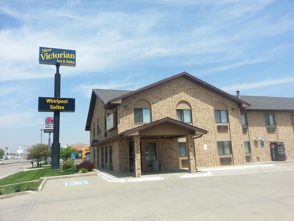 New Victorian Inn & Suites קירני מראה חיצוני תמונה